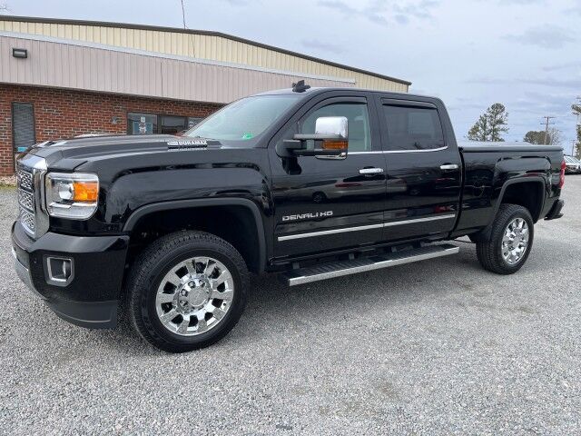 2018 GMC Sierra 2500HD Denali Crew Cab 4WD