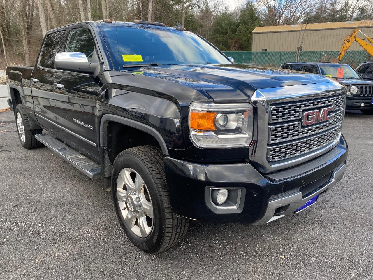 Used 2018 GMC Sierra 2500HD Denali Crew Cab 4WD in Charlton MA