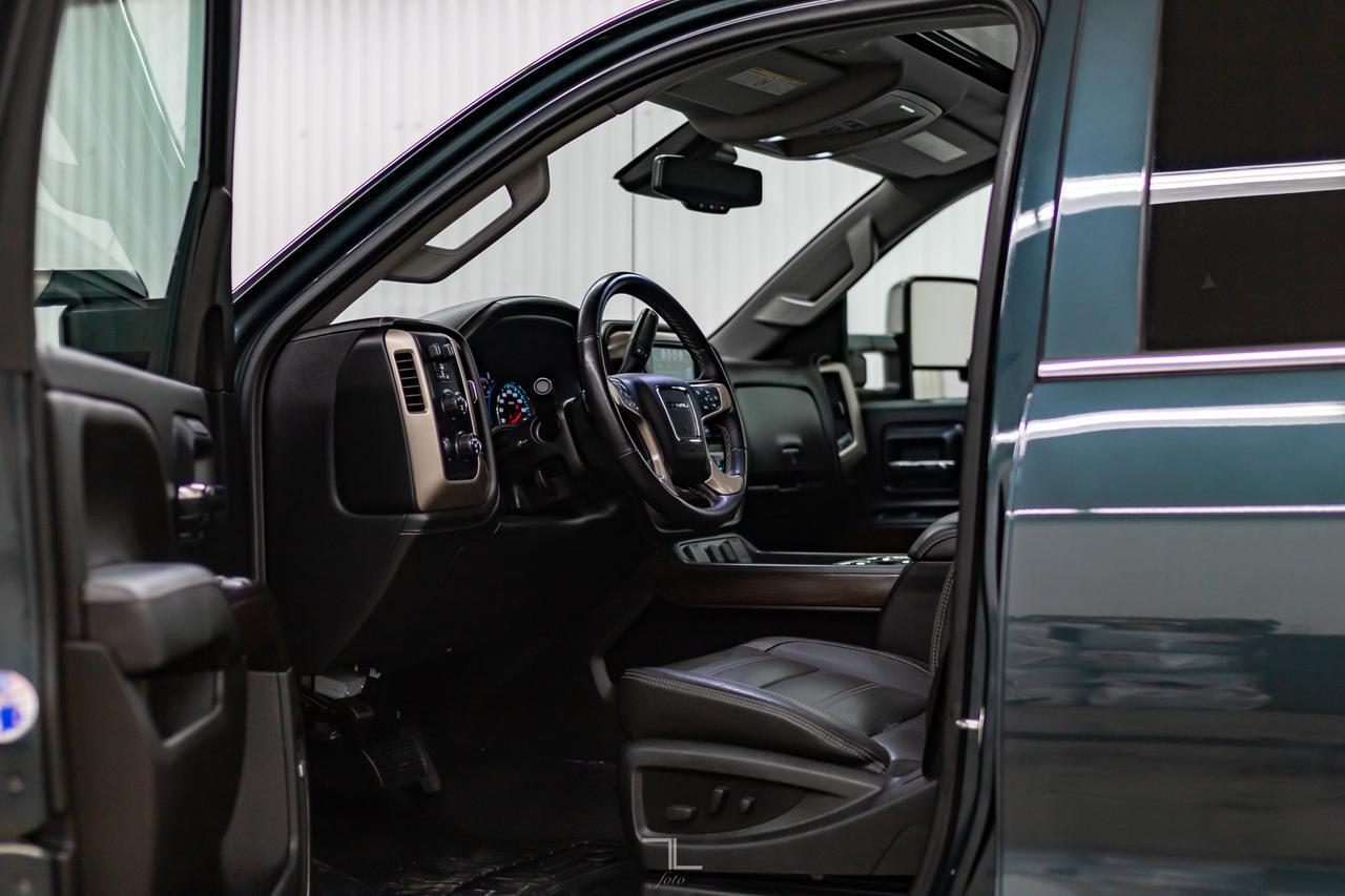 2018 GMC Sierra 3500HD 4x4 Crew Cab Denali Diesel 6" Lift Red Deer AB