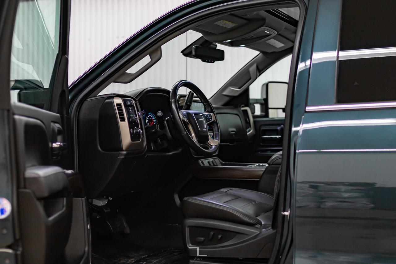 2018 GMC Sierra 3500HD 4x4 Crew Cab Denali Diesel 6&quot; Lift Red Deer AB