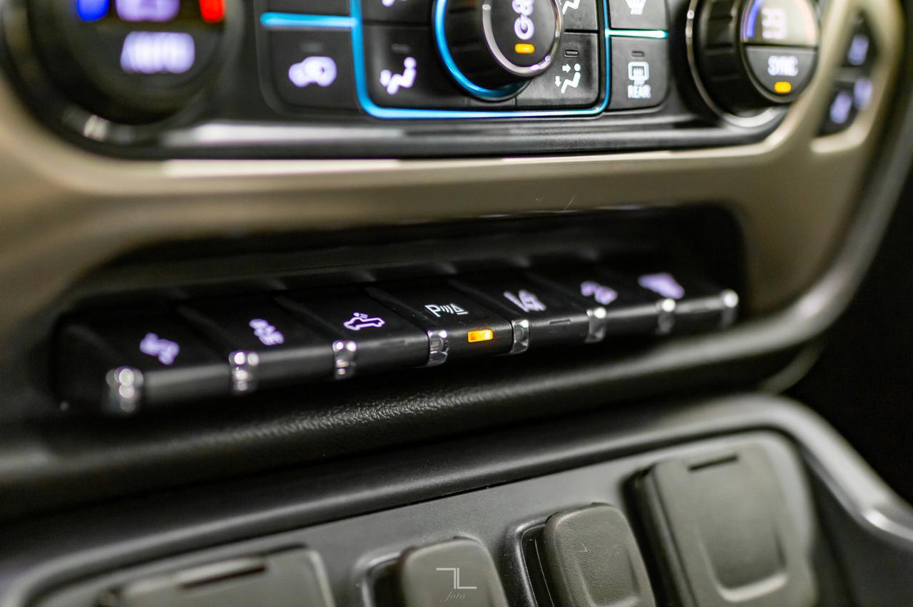 2018 GMC Sierra 3500HD 4x4 Crew Cab Denali Diesel 6&quot; Lift Red Deer AB