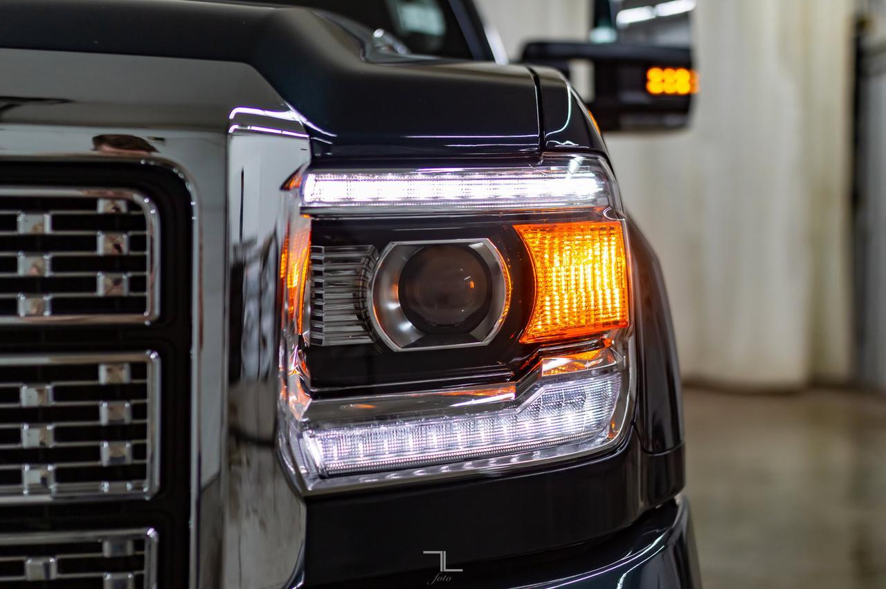 2018 GMC Sierra 3500HD 4x4 Crew Cab Denali Diesel 6&quot; Lift Red Deer AB