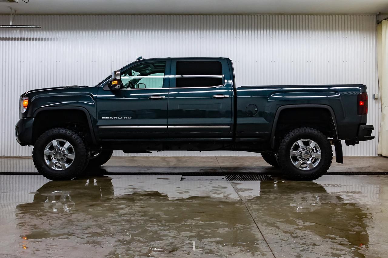 2018 GMC Sierra 3500HD 4x4 Crew Cab Denali Diesel 6&quot; Lift Red Deer AB