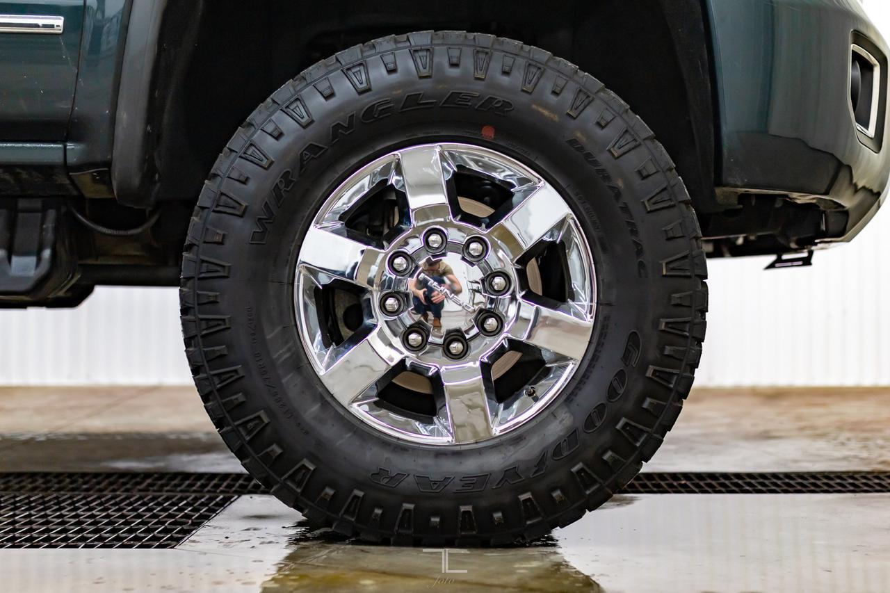 2018 GMC Sierra 3500HD 4x4 Crew Cab Denali Diesel 6" Lift Red Deer AB