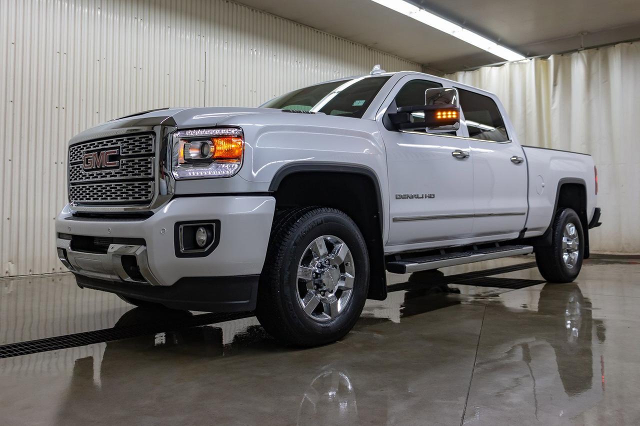 2018 GMC Sierra 3500HD 4x4 Crew Cab Denali Diesel Leather Roof Nav Red Deer AB