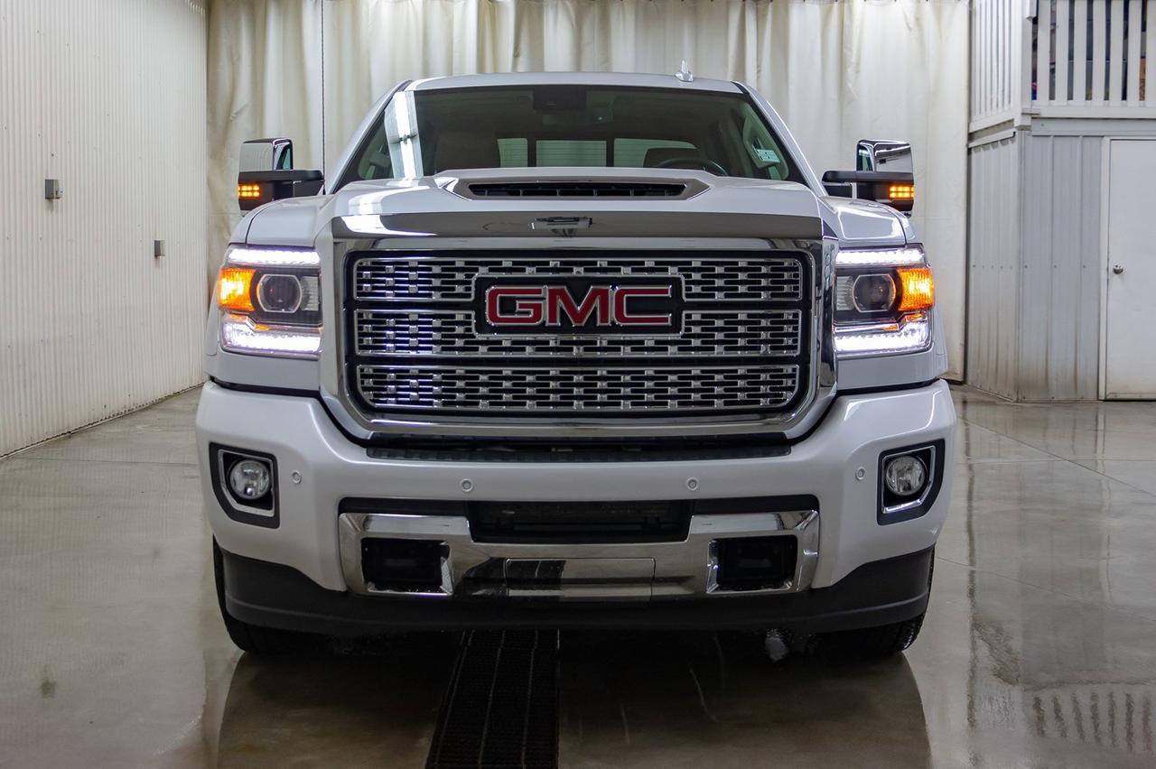 2018 GMC Sierra 3500HD 4x4 Crew Cab Denali Diesel Leather Roof Nav Red Deer AB