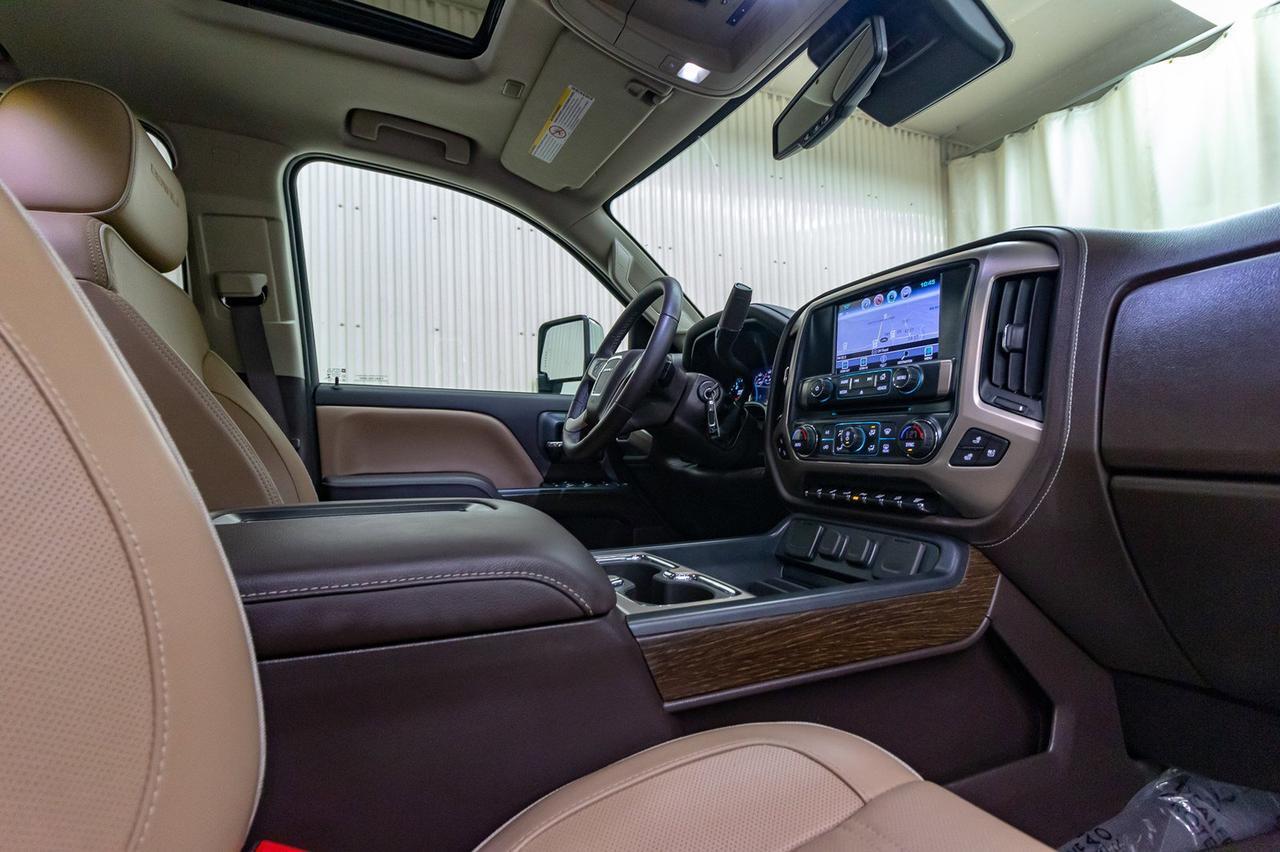 2018 GMC Sierra 3500HD 4x4 Crew Cab Denali Diesel Leather Roof Nav Red Deer AB