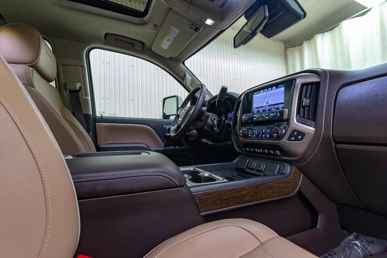 2018 GMC Sierra 3500HD 4x4 Crew Cab Denali Diesel Leather Roof Nav Red Deer AB