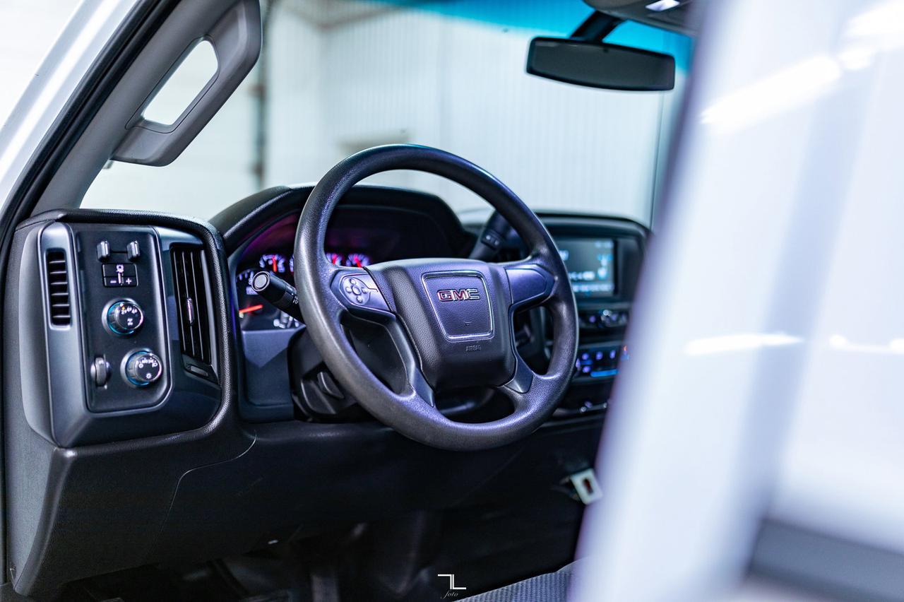 2018 GMC Sierra 3500HD 4x4 Crew Cab SLE Deck Red Deer AB