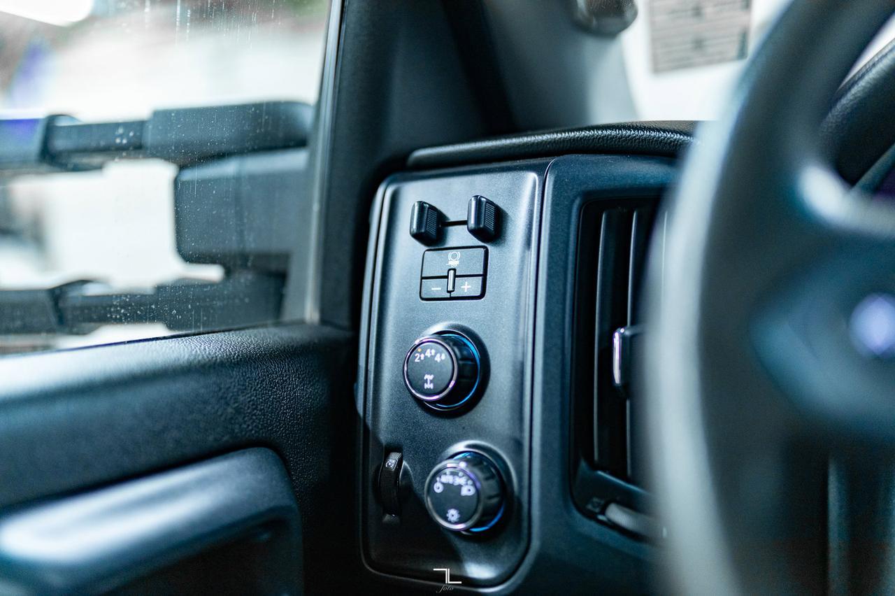 2018 GMC Sierra 3500HD 4x4 Crew Cab SLE Deck Red Deer AB