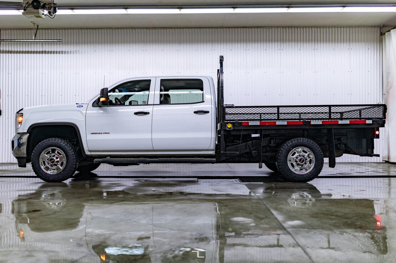 2018 GMC Sierra 3500HD 4x4 Crew Cab SLE Deck Red Deer AB