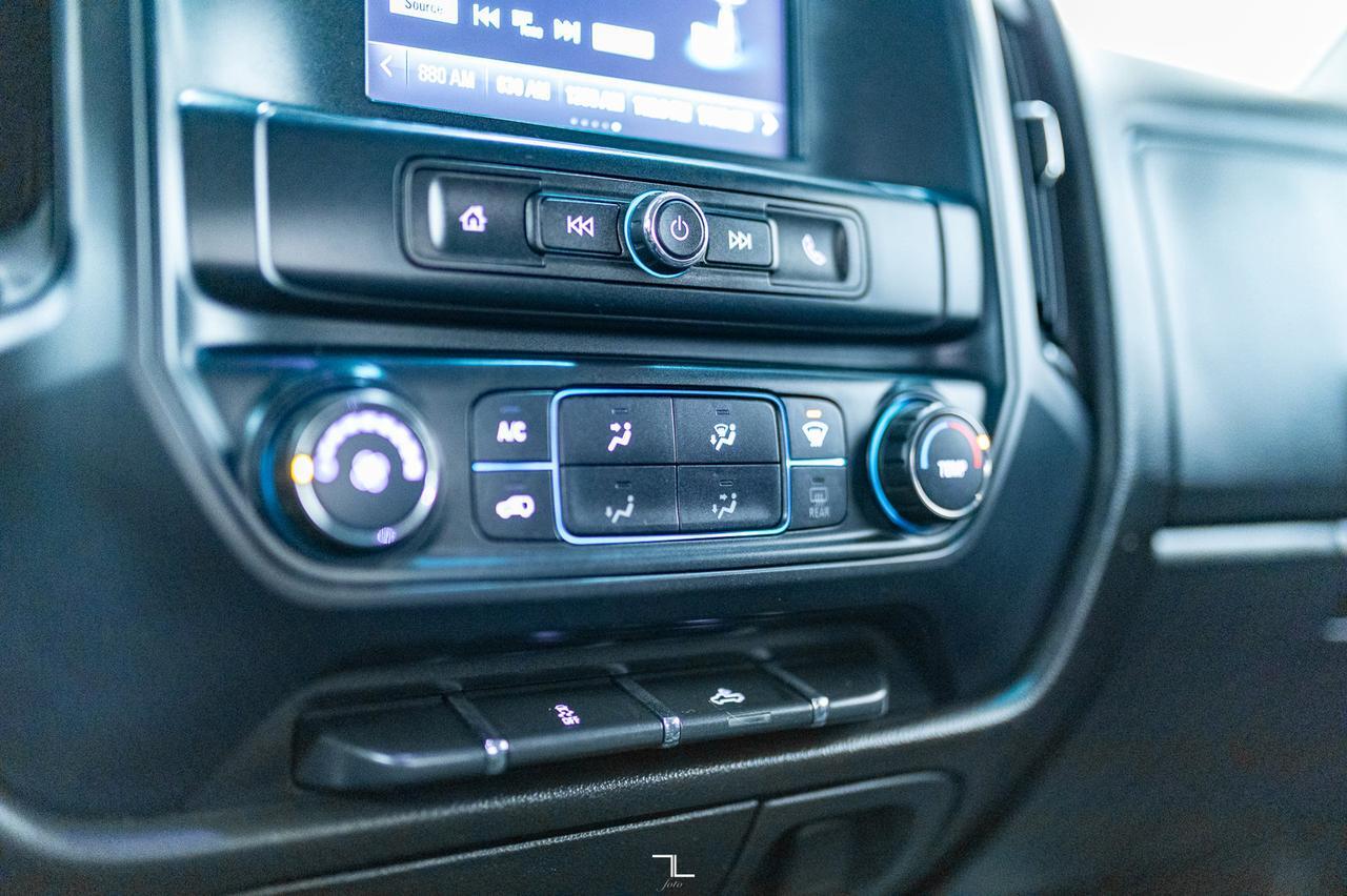 2018 GMC Sierra 3500HD 4x4 Crew Cab SLE Deck Red Deer AB