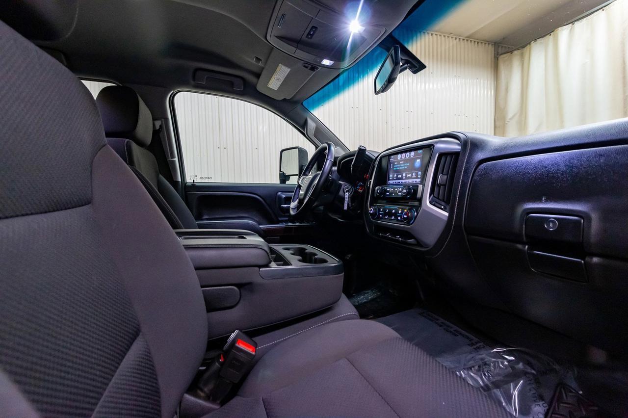 2018 GMC Sierra 3500HD 4x4 Crew Cab SLE Deck Red Deer AB