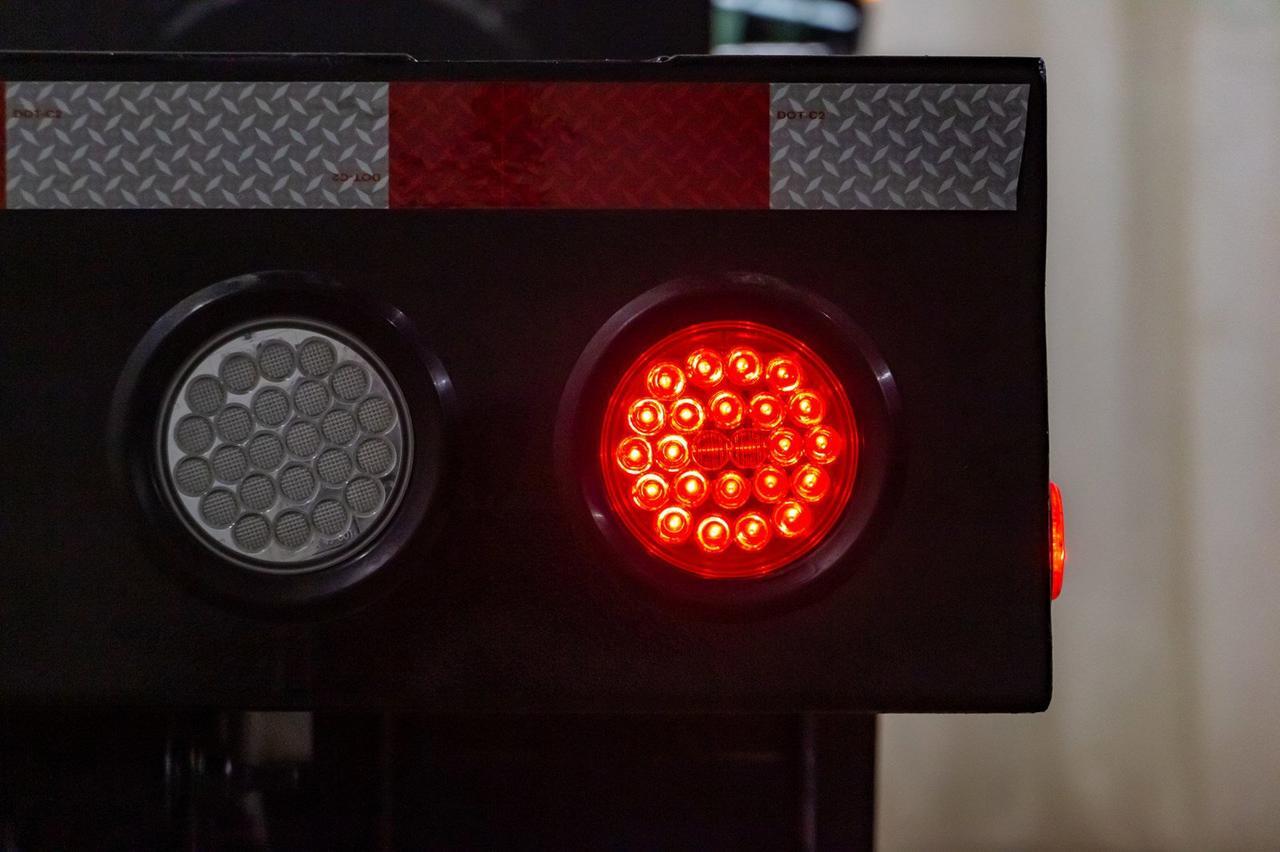 2018 GMC Sierra 3500HD 4x4 Crew Cab SLE Deck Red Deer AB