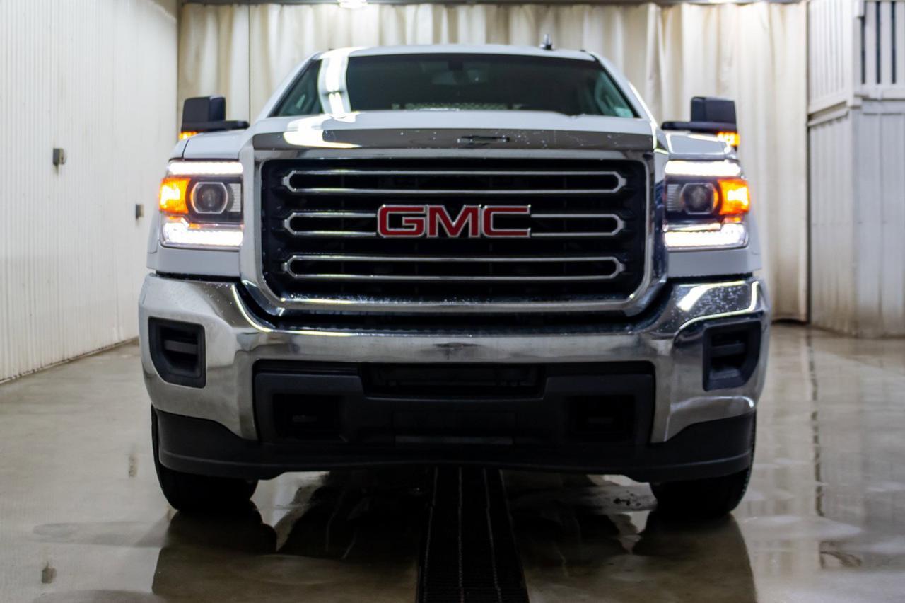 2018 GMC Sierra 3500HD 4x4 Crew Cab SLE Deck Red Deer AB