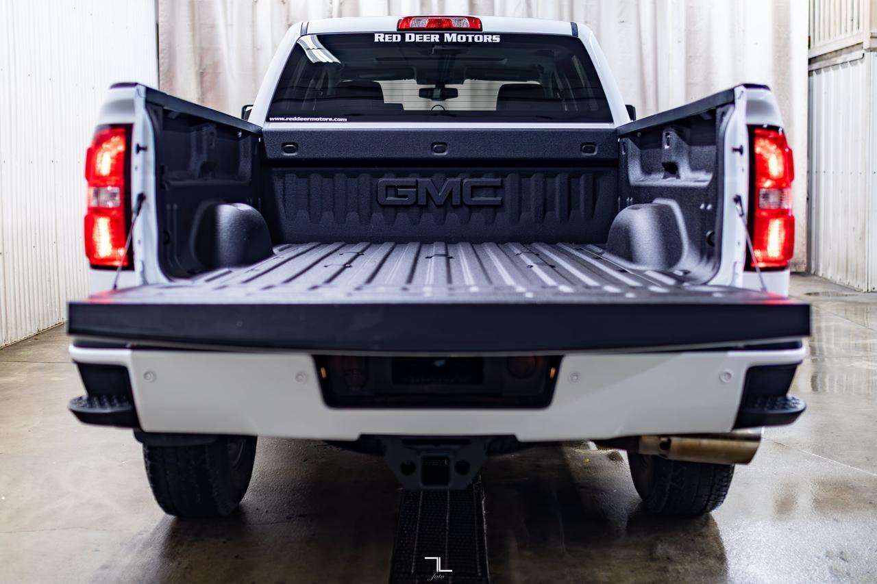 2018 GMC Sierra 3500HD 4x4 Crew Cab SLT All Terrain Diesel Leather Roof Nav Red Deer AB