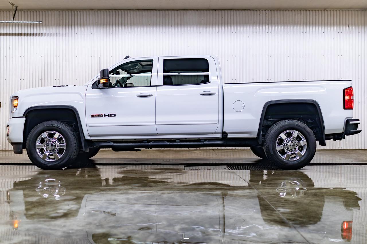 2018 GMC Sierra 3500HD 4x4 Crew Cab SLT All Terrain Diesel Leather Roof Nav Red Deer AB