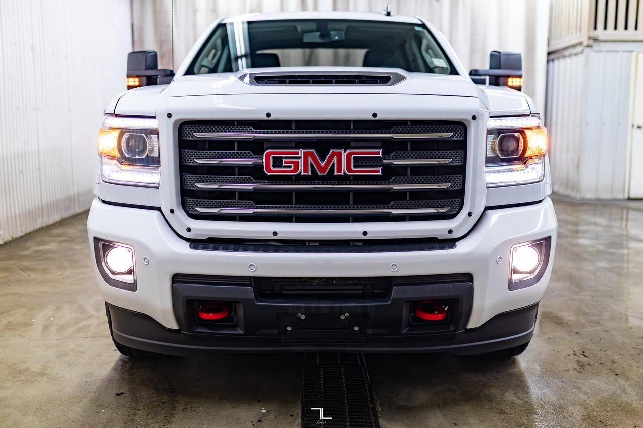 2018 GMC Sierra 3500HD 4x4 Crew Cab SLT All Terrain Diesel Leather Roof Nav Red Deer AB