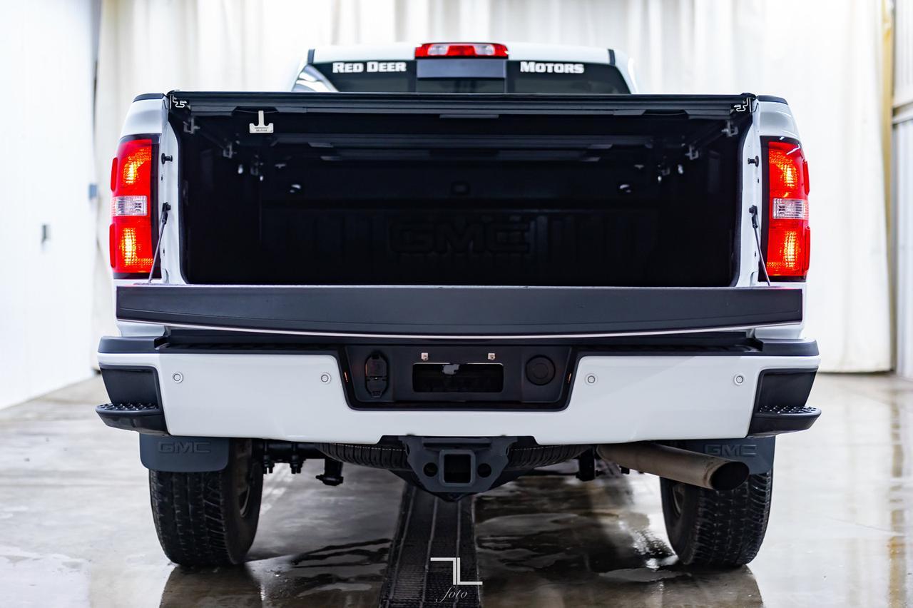 2018 GMC Sierra 3500HD 4x4 Crew Cab SLT All Terrain Leather Roof Nav Red Deer AB