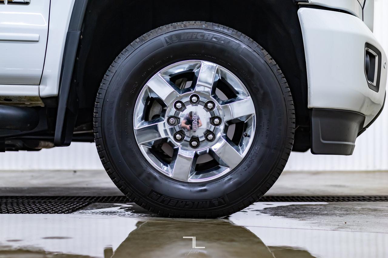 2018 GMC Sierra 3500HD 4x4 Crew Cab SLT All Terrain Leather Roof Nav Red Deer AB