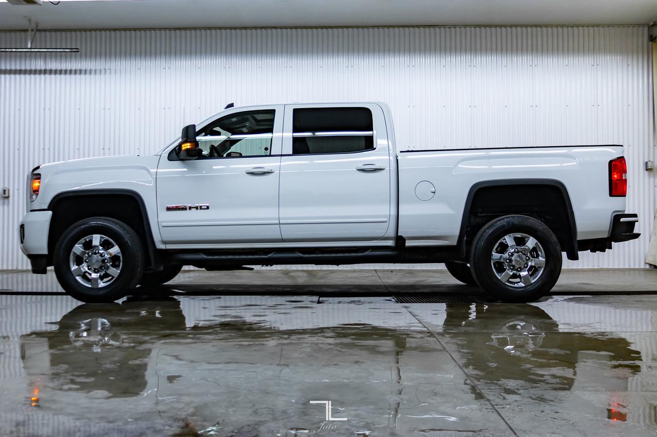 2018 GMC Sierra 3500HD 4x4 Crew Cab SLT All Terrain Leather Roof Nav Red Deer AB