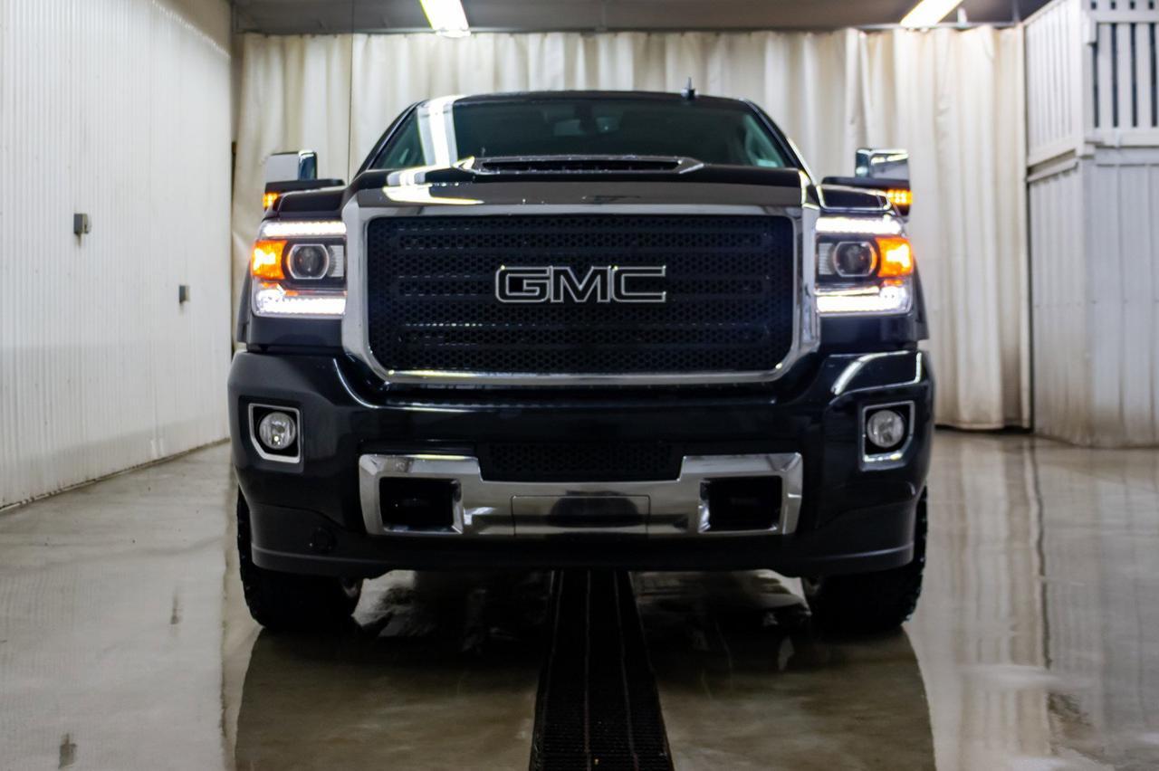 2018 GMC Sierra 3500HD 4x4 Crew Cab SLT Diesel Leather Roof Nav Red Deer AB