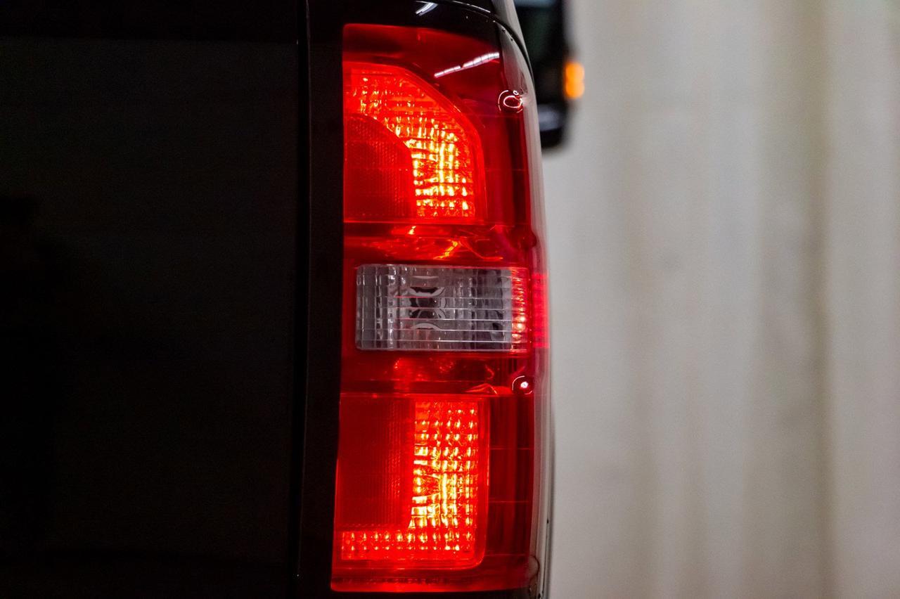 2018 GMC Sierra 3500HD 4x4 Crew Cab SLT Diesel Leather Roof Nav Red Deer AB