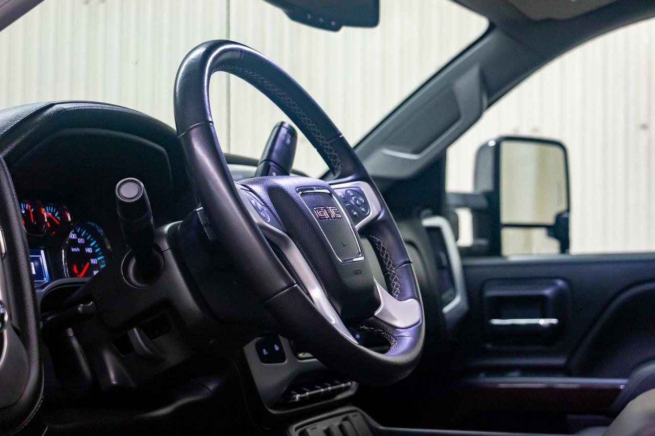 2018 GMC Sierra 3500HD 4x4 Crew Cab SLT Diesel Leather Roof Nav Red Deer AB