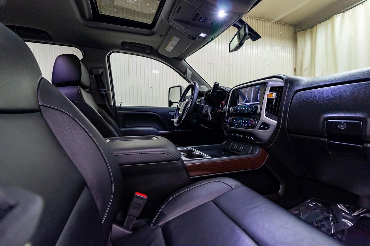 2018 GMC Sierra 3500HD 4x4 Crew Cab SLT Diesel Leather Roof Nav Red Deer AB