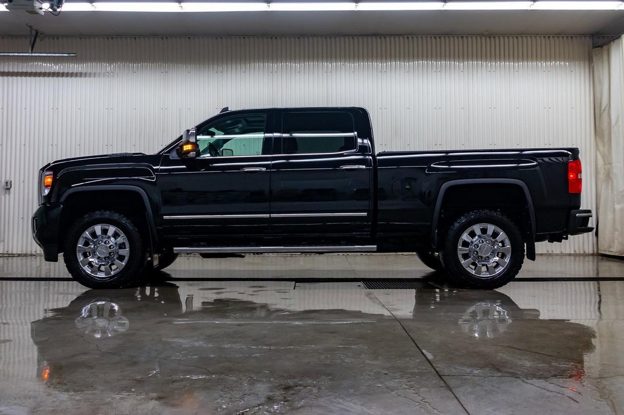 2018 GMC Sierra 3500HD 4x4 Crew Cab SLT Diesel Leather Roof Nav Red Deer AB