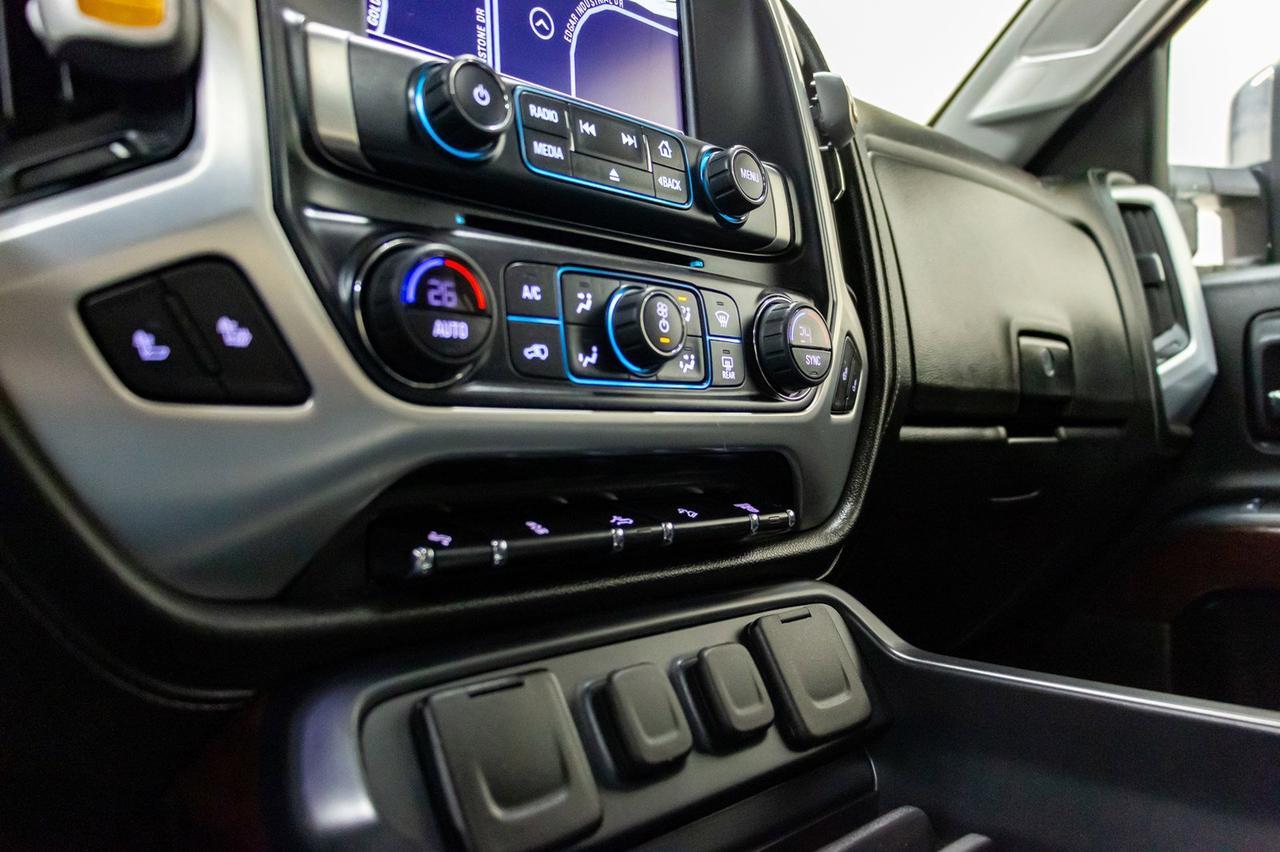 2018 GMC Sierra 3500HD 4x4 Crew Cab SLT Diesel Leather Roof Nav Red Deer AB