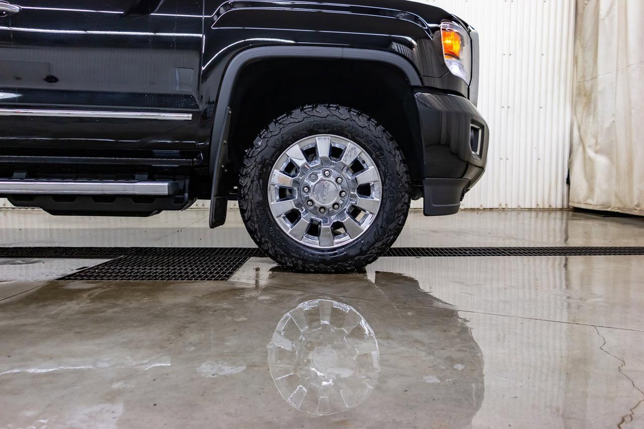 2018 GMC Sierra 3500HD 4x4 Crew Cab SLT Diesel Leather Roof Nav Red Deer AB