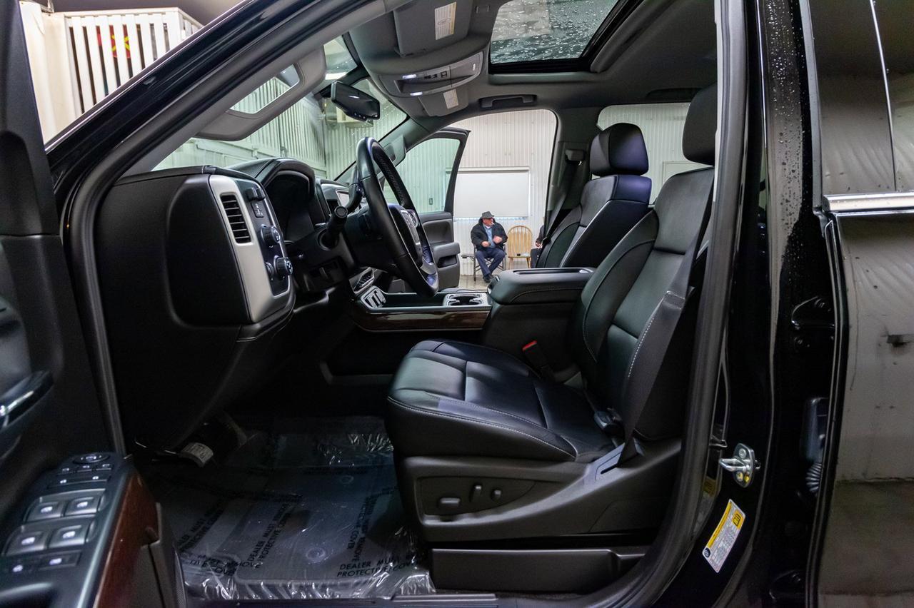 2018 GMC Sierra 3500HD 4x4 Crew Cab SLT Diesel Leather Roof Nav Red Deer AB