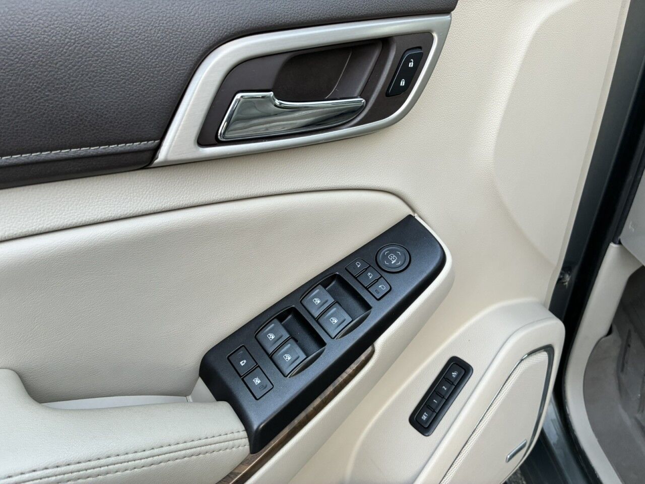 2018 GMC Yukon Denali Charlton MA