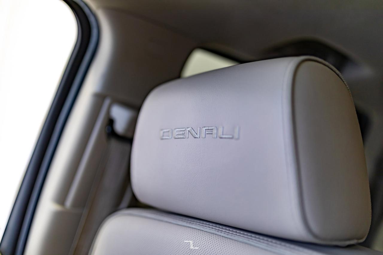 2018 GMC Yukon XL AWD Denali Leather Roof Nav BCam TV Red Deer AB