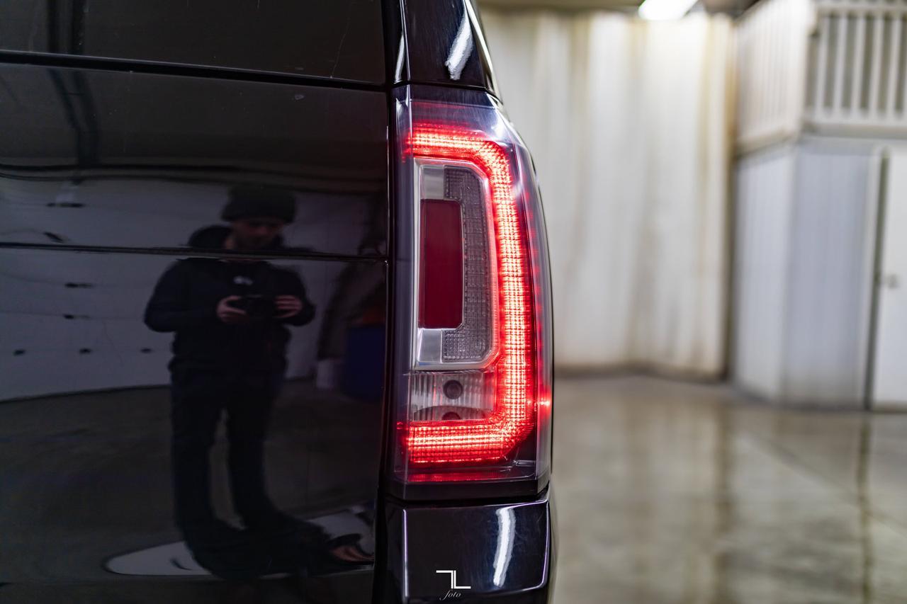 2018 GMC Yukon XL AWD Denali Leather Roof Nav BCam TV Red Deer AB