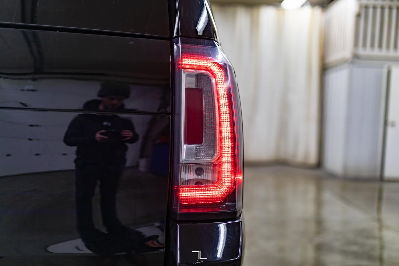 2018 GMC Yukon XL AWD Denali Leather Roof Nav BCam TV Red Deer AB