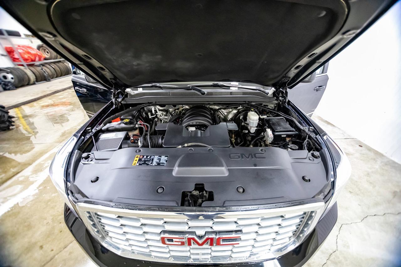 2018 GMC Yukon XL AWD Denali Leather Roof Nav BCam TV Red Deer AB