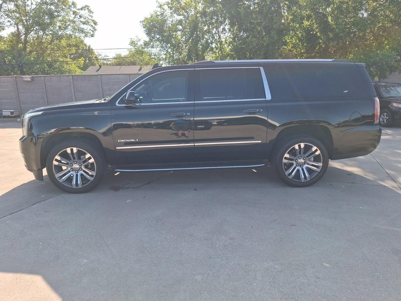 2018 GMC Yukon XL Denali Hurst TX