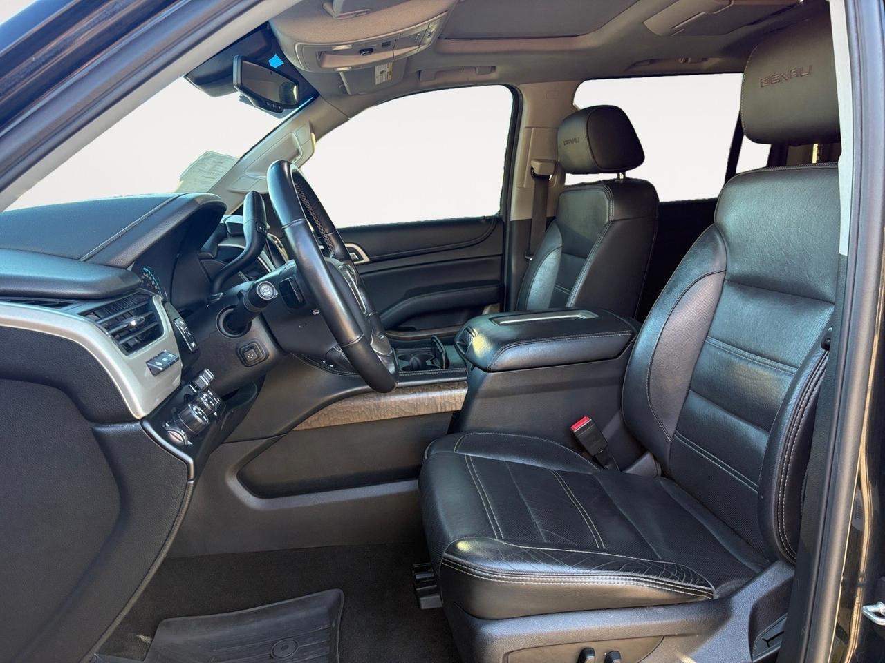 2018 GMC Yukon XL Denali, HEADS-UP DISPLAY, RUNNING BOARDS, HANDS FREE LIFTGATE, POWER 3RD ROW SEATING, HEATED & VENTILATED SEATS, APPLE CARPLAY/ANDROID AUTO, ROOF RAILS, REAR DVD ENTERTAINMENT, CLEAN CARFAX, YOU CAN TAKE THIS YUKON HOME TODAY! Virginia Beach VA