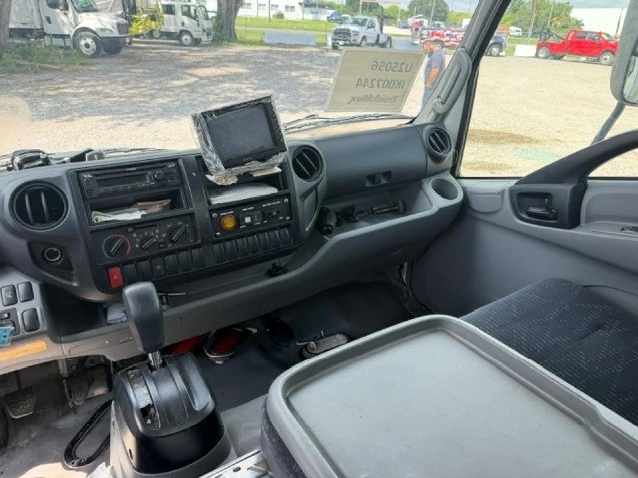 2018 Hino 195 Morgan 18' Dry Box Tampa FL