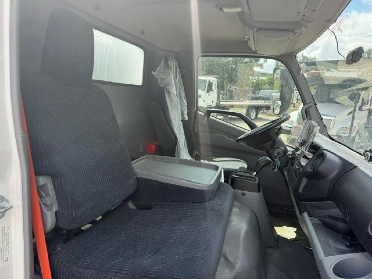 2018 Hino 195 Morgan 18' Dry Box Tampa FL