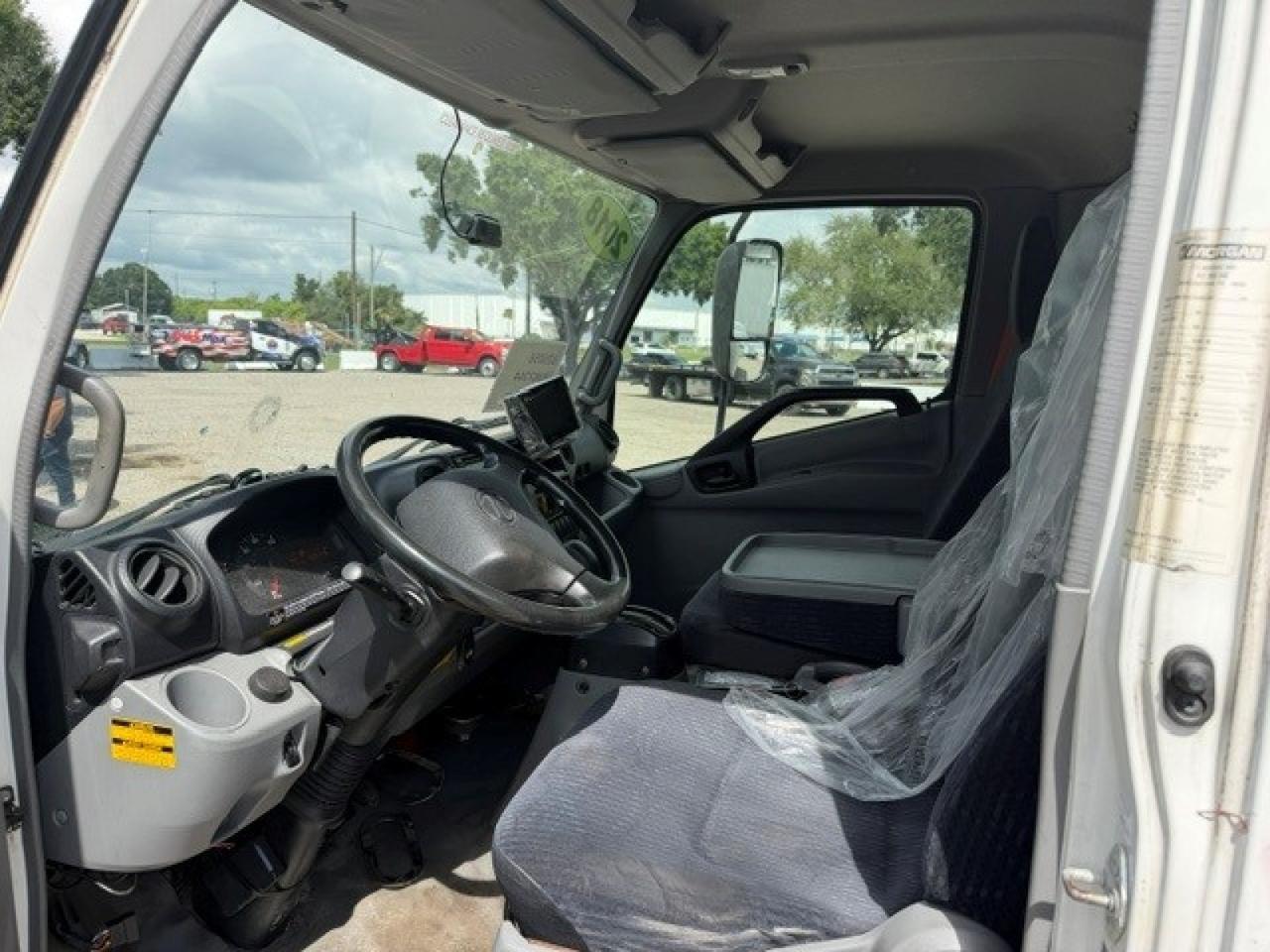 2018 Hino 195 Morgan 18' Dry Box Tampa FL