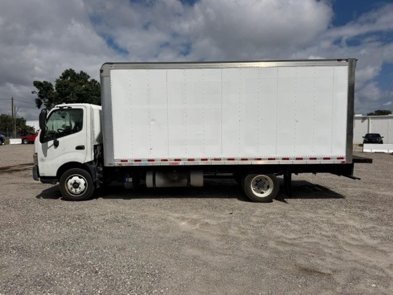 2018 Hino 195 Morgan 18' Dry Box Tampa FL