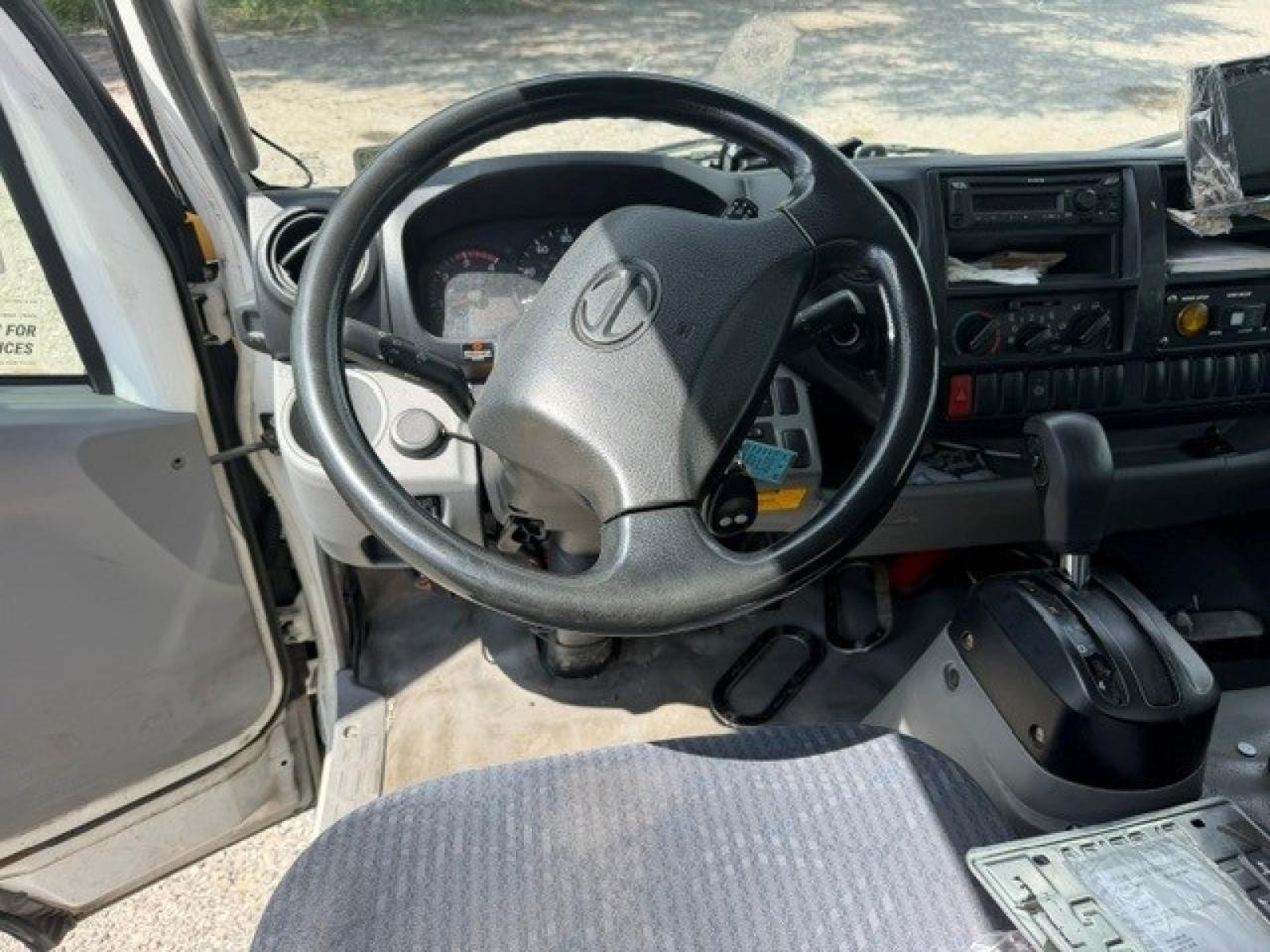 2018 Hino 195 Morgan 18' Dry Box Tampa FL