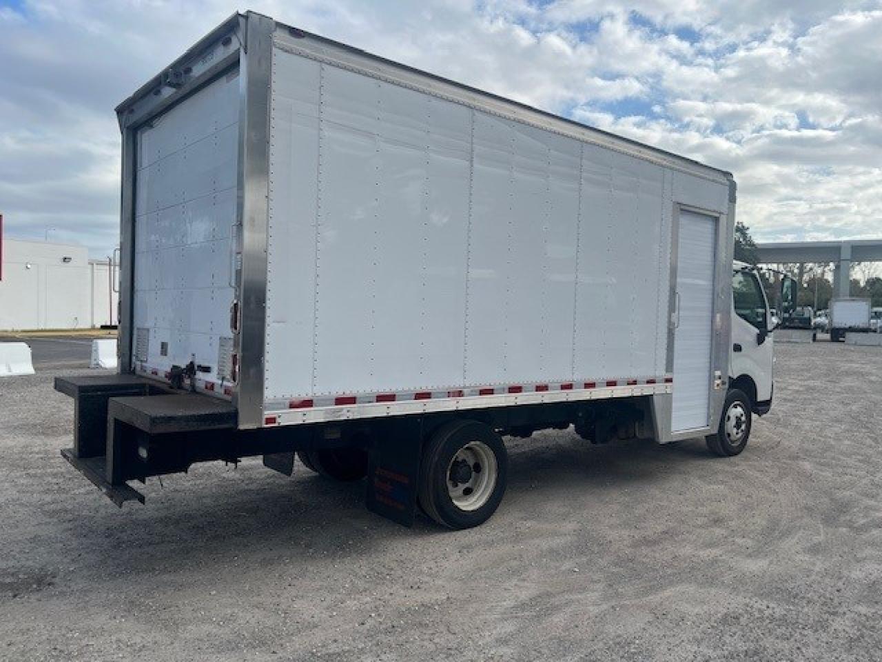 2018 Hino 195 Morgan 18' Dry Box Truck Tampa FL