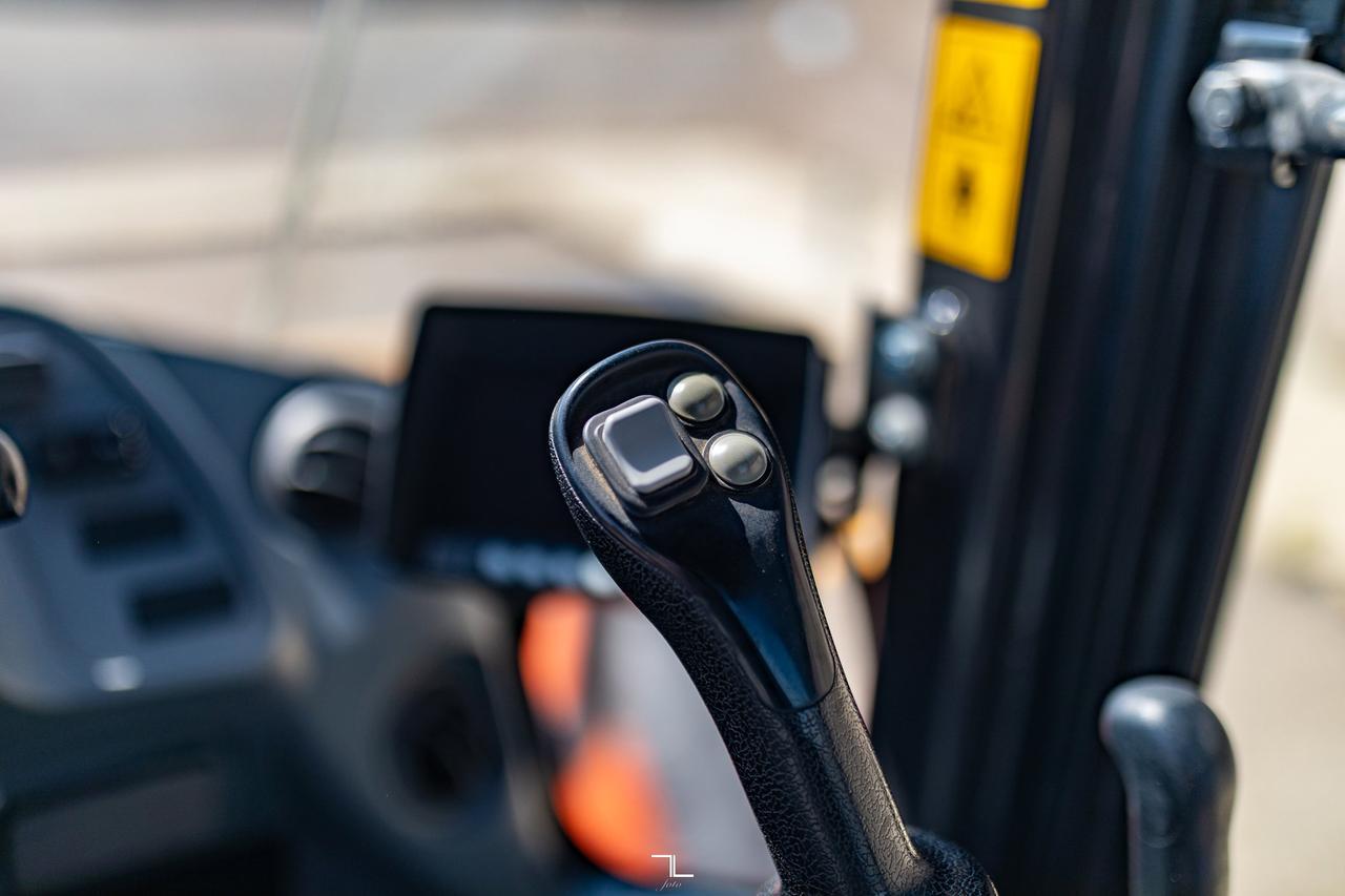 2018 Hitachi ZW 140-5B Wheel Loader Bucket Diesel Red Deer AB