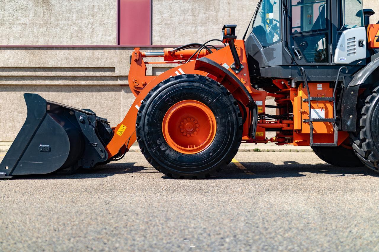 2018 Hitachi ZW 140-5B Wheel Loader Bucket Diesel Red Deer AB