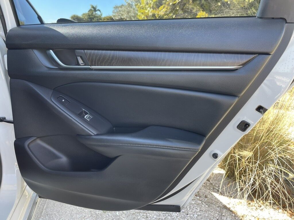 2018 Honda Accord Sedan TOURING 2.0T~CLEAN CARFAX~DYNAMIC CRUISE CONTROL~LANE ASSIST~ONLINE FINANCE AND SHIPPING AVAILABLE!!!!!! Sarasota FL