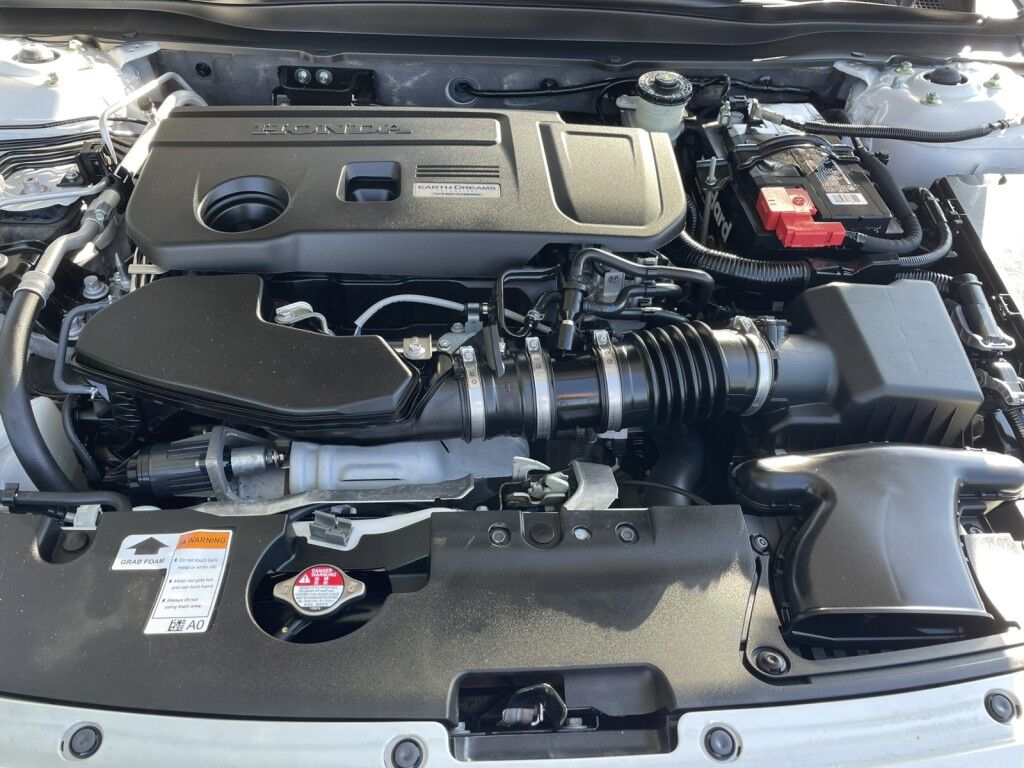 2018 Honda Accord Sedan TOURING 2.0T~CLEAN CARFAX~DYNAMIC CRUISE CONTROL~LANE ASSIST~ONLINE FINANCE AND SHIPPING AVAILABLE!!!!!! Sarasota FL